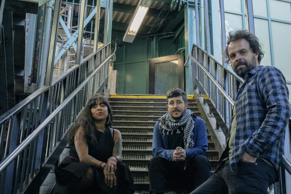 From left, Isabel Ramirez Ocampo, vocals, guitar; Miguel Velásquez Matijasevic, bass; Camilo Bartelsman, drums. La Muchacha and her trio, El Propio Junte.“ 