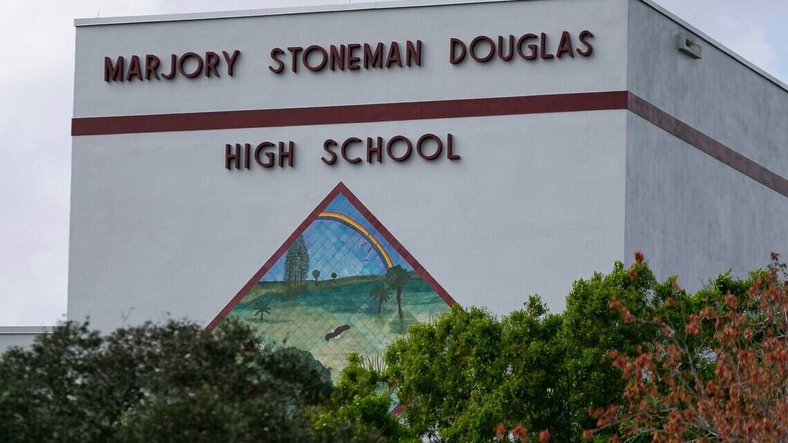 Comienza la demolición de la escuela de Parkland donde ocurrió el tiroteo