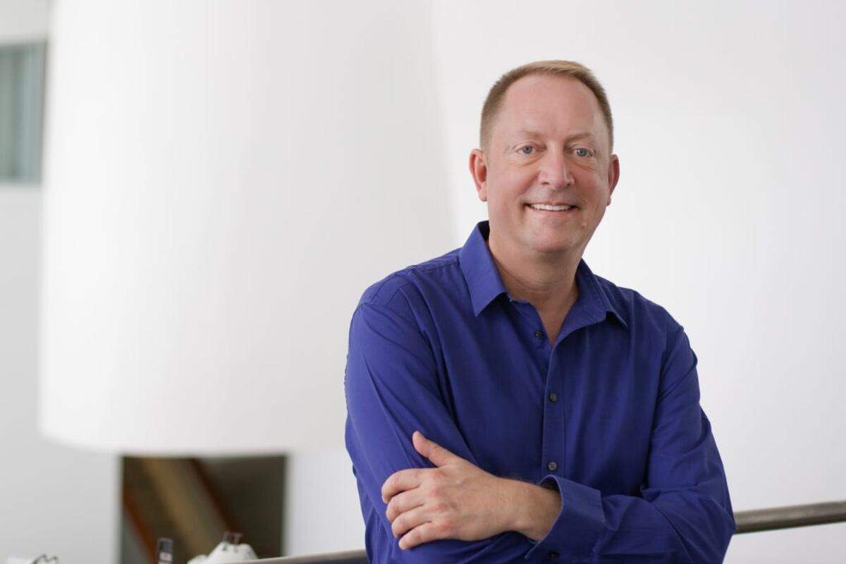 Michael Linville is New World Symphony’s, Dean of Instrumental Performance. 