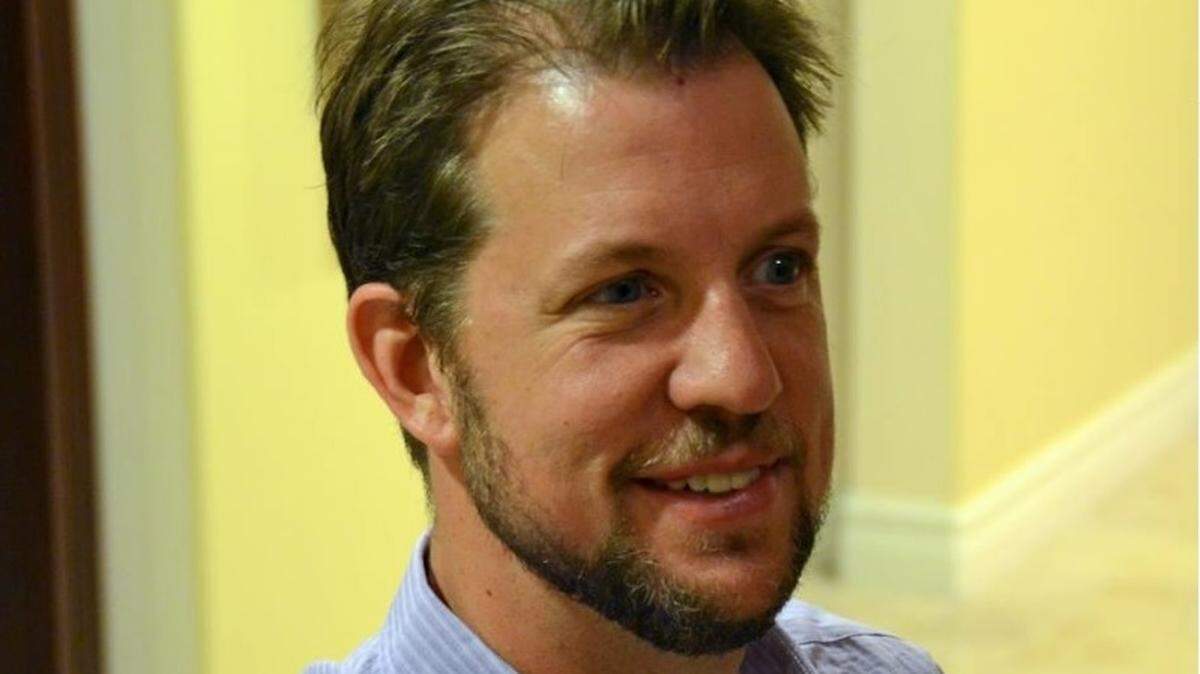 Prosecutors have dropped charges against Dr. Colin Knight, a surgeon at Miami’s Niklaus Children’s Hospital. He was accused of cyber snooping on his ex-girlfriend.