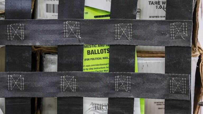 Election month: The first votes in Florida’s midterm election have arrived