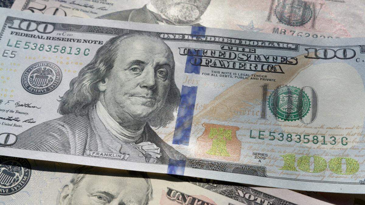 A dentist in Florida hid money in his mother’s bank accounts to avoid paying nearly $900,000 in taxes, feds say.