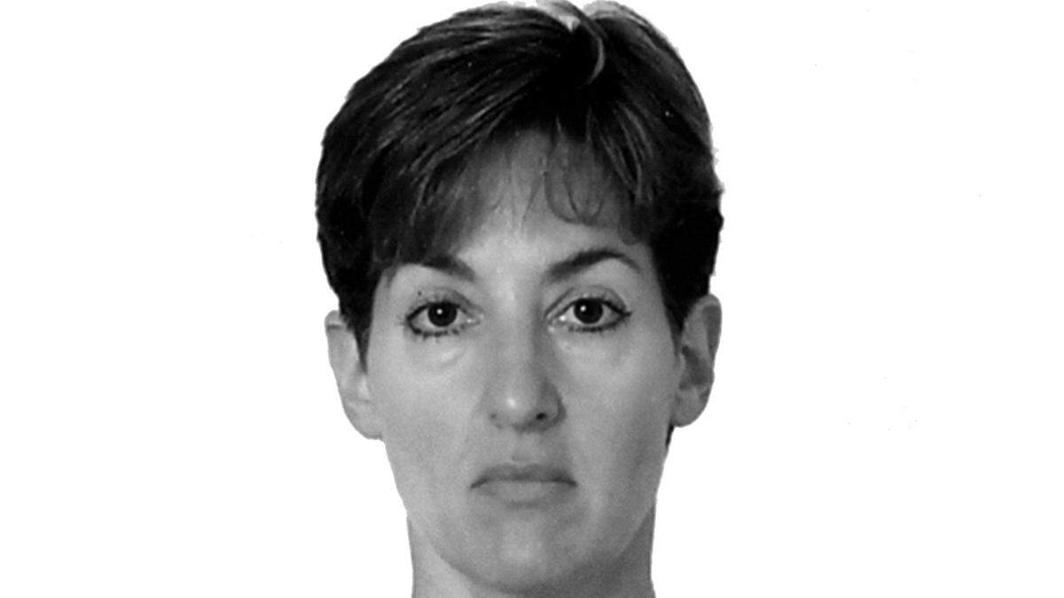 Ana Belén Montes pasó casi 20 años espiando para Cuba mientras trabajaba como analista de inteligencia de Estados Unidos. Aquí, su foto el día de su arresto, el 21 de septiembre de 2001. Cortesía del FBI.
