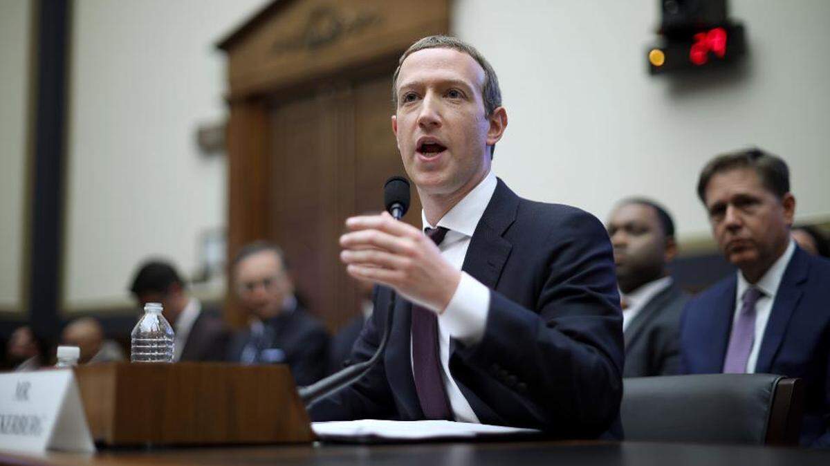 Facebook co-founder Mark Zuckerberg, who has been under fire for the social-network’s dubious practices, is considering banning political ads.
