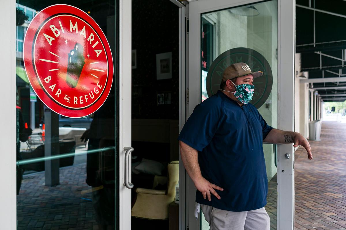 Jorgie Ramos, the owner of Abí María, at his Dadeland bar after Miami-Dade County allowed restaurants to reopen their dining rooms in 2020 during the COVID pandemic.