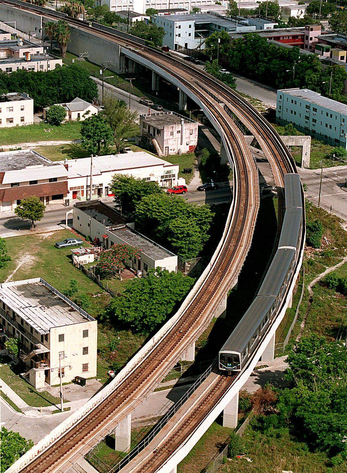 In this file photo from June 3, 1998, there’s a view of Overtown from the Biscayne View apartments. Otis Pitts Jr., chairman of the mayor’s Urban Revitalization Task Force who grew up in the Miami neighborhood, was showing a Miami Herald reporter the possibilities for development.