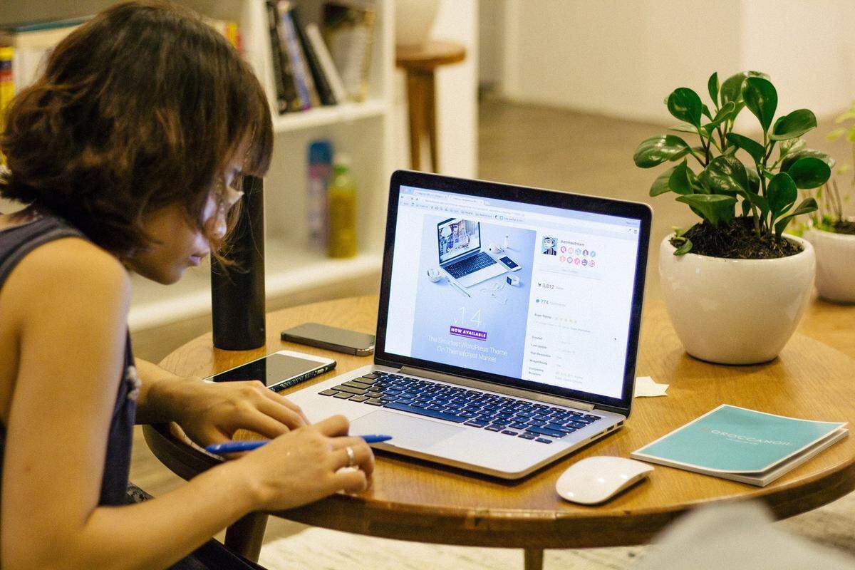 People in Florida who get to work from home are really happy about it.