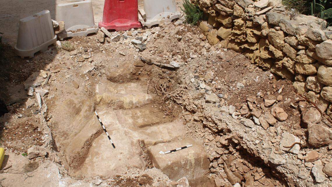 Construction workers noticed “toolmarks” on large stones in Marsaxlokk area and found ruins of a Greco-Roman quarry, archaeologists said.