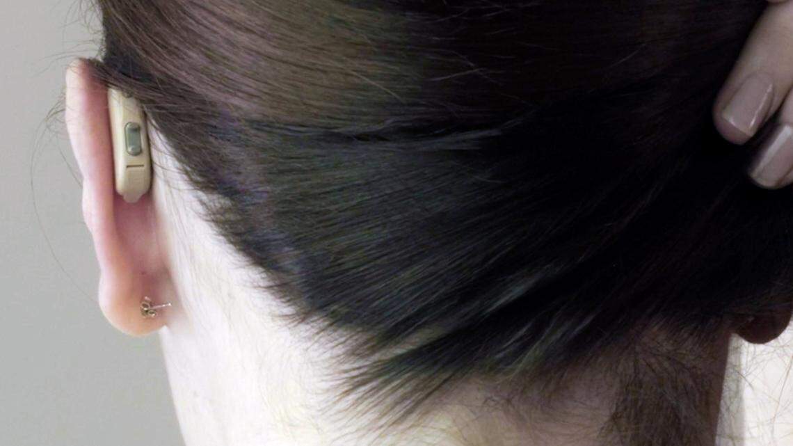 Although implementation of a 2017 law seeking to spur over-the-counter sales of hearing aids has been delayed, consumers still have a growing choice of products they can buy directly from major retailers and leading brands such as Bose and Apple. Walgreens sells Lexie hearing aids in their stores in Arizona, Colorado, North Carolina, Tennessee and Texas ― and offers audiology services online. (Lexie Hearing)