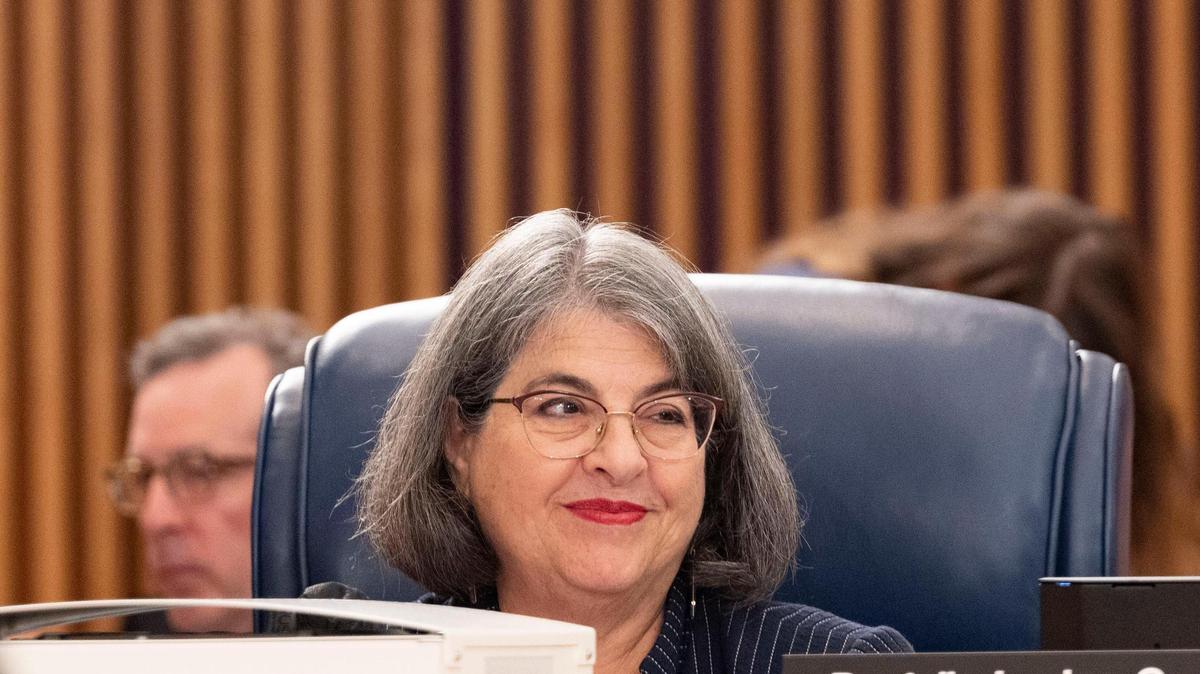 Nuestro condado también está dirigido por su primera alcaldesa, Daniela Levine Cava,