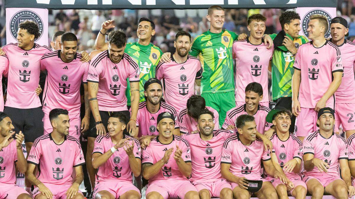 Foto de archivo. Los jugadores del Inter Miami celebran tras ganar el Supporters’ Shield al derrotar a New England Revolution, el 19 de octubre de 2024 en el Chase Stadium en Fort Lauderdale, Florida.