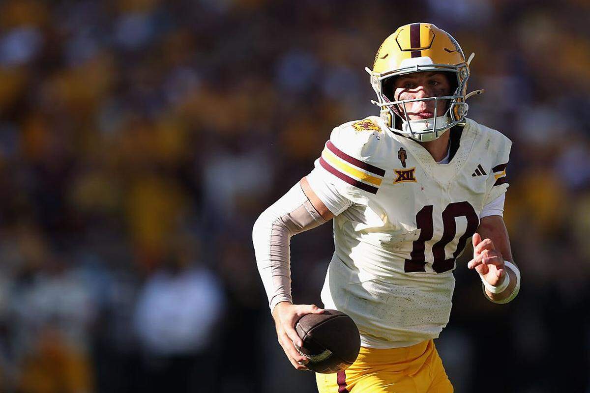 TEMPE, ARIZONA - OCTOBER 18: Sam Leavitt #10 of the Arizona State Sun Devils scrambles with the football during the third quarter of the NCAAF game against the Texas Tech Red Raiders at Mountain America Stadium on October 18, 2025 in Tempe, Arizona. The Sun Devils defeated the Red Raiders 26-22. (Photo by Christian Petersen/Getty Images)