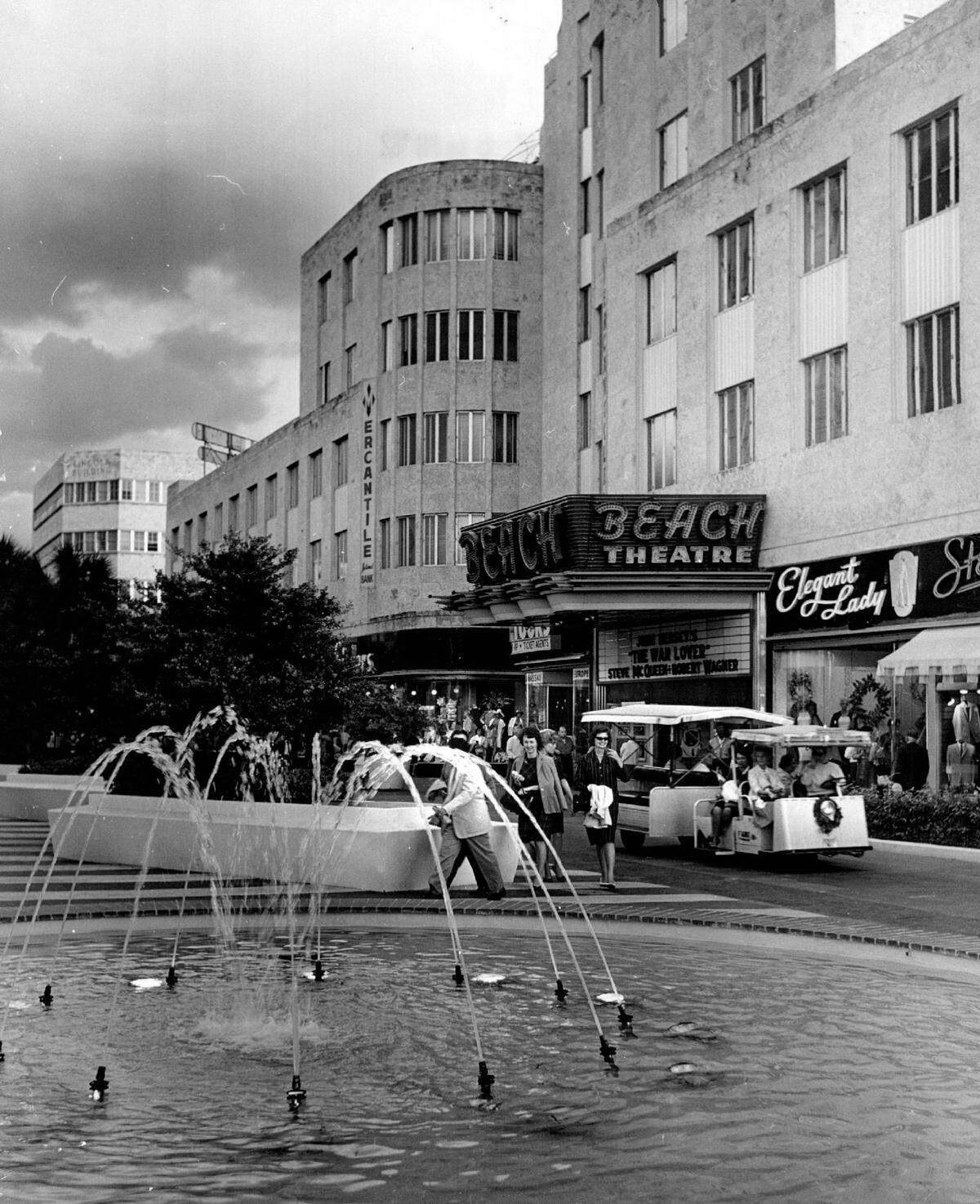 Tram and fountain at Lincoln Road Mall in 1962.