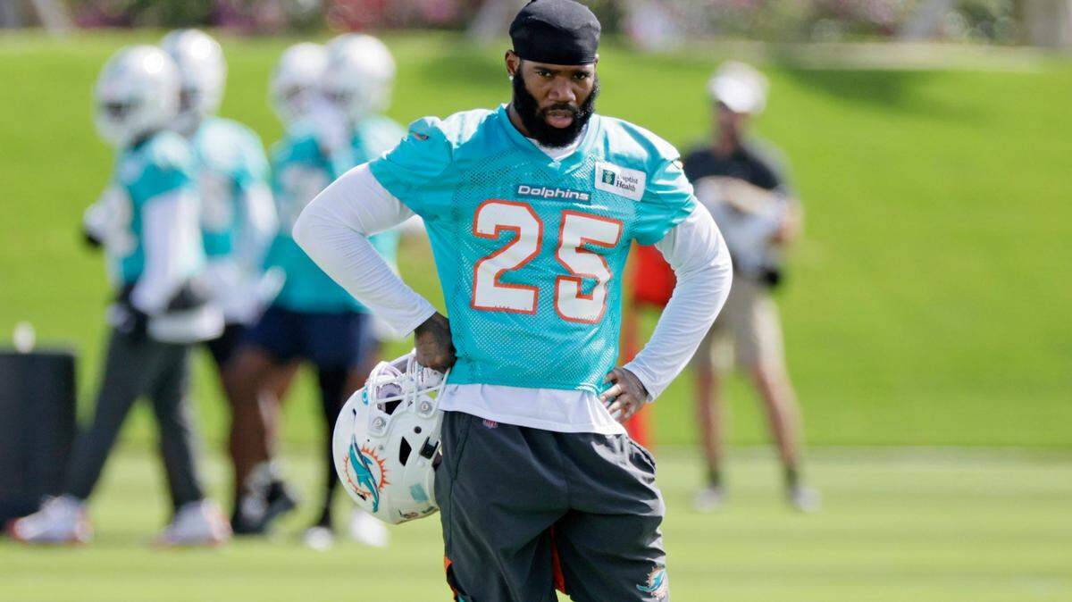 Miami Dolphins cornerback Xavien Howard (25) looks on during practice at Baptist Health Training Complex in Hard Rock Stadium on Wednesday, November 3, 2021 in Miami Gardens, Florida, in preparation for their game against the Houston Texans at Hard Rock Stadium on Sunday.