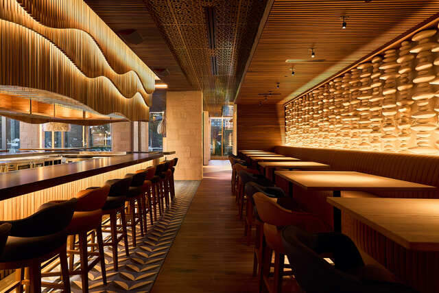 inside3.jpg El bar de The Mexican, un restaurante que abre en Brickell Key.
