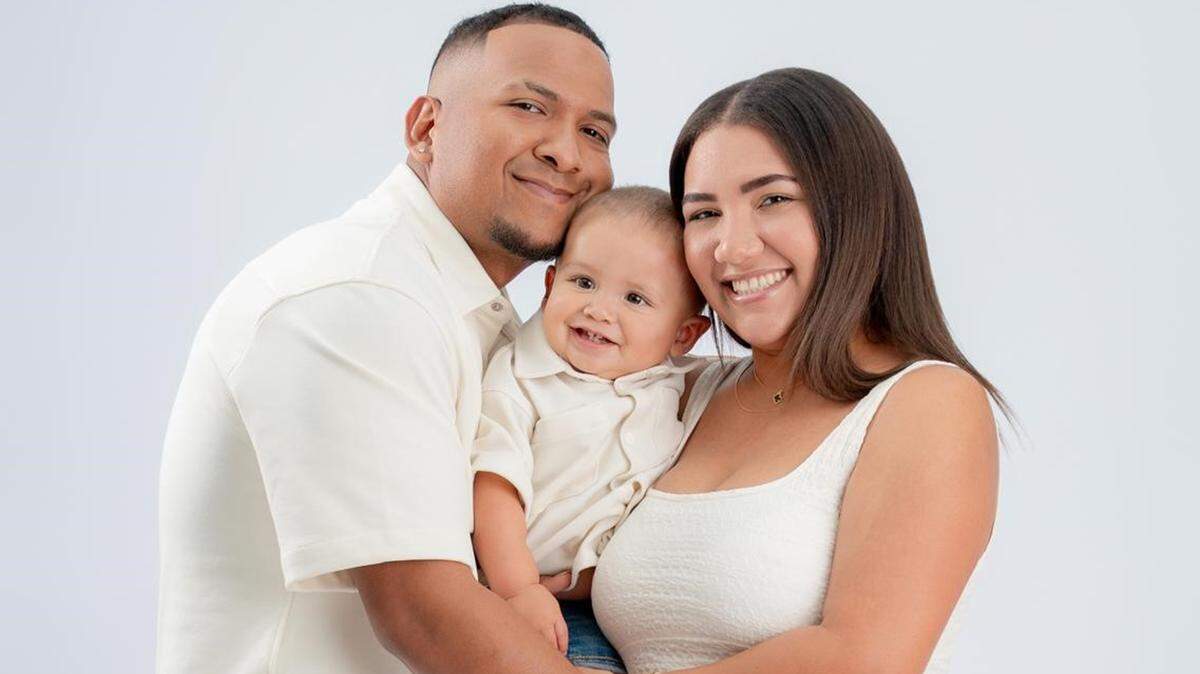 Una familia de tres miembros quedó separada tras la deportación del padre venezolano, Darian Maldonado Medina. Su pareja, Valentina, y su hijo de 15 meses, quien tiene ciudadanía estadounidense, permanecen en Florida y ahora están luchando por sobrevivir sin él.