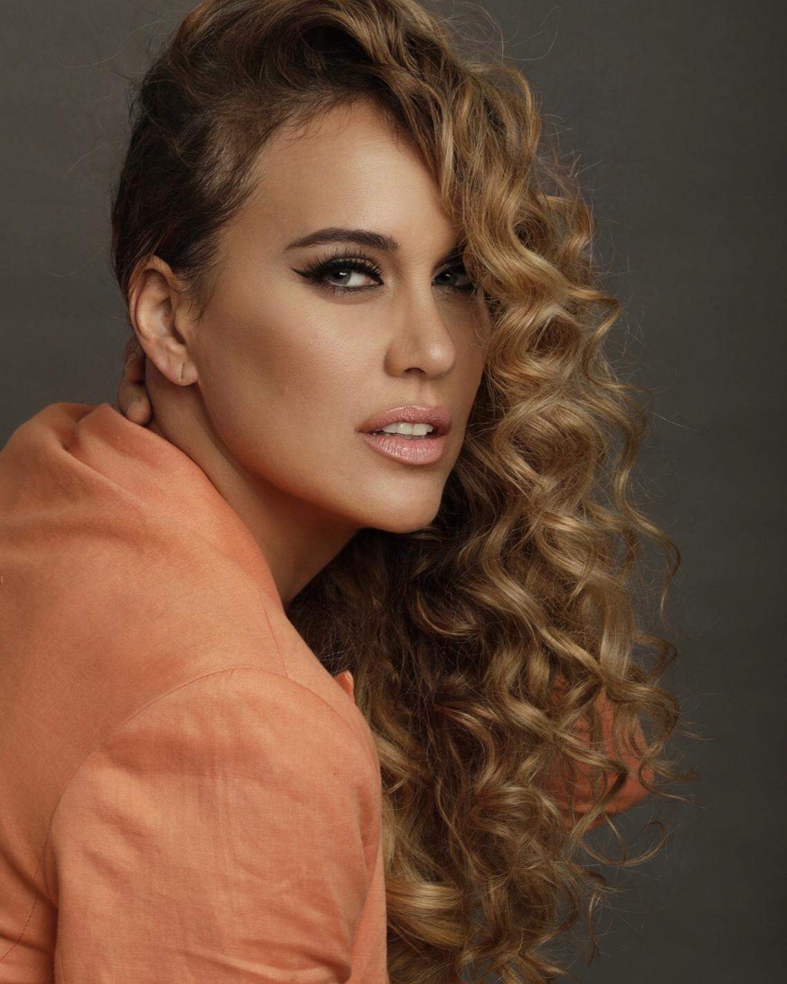 Niuver performs his version of Rocío Jurado’s ‘Se nos rompió el amor.’ “Classics survive because each generation makes them their own in a different way,’ she says.