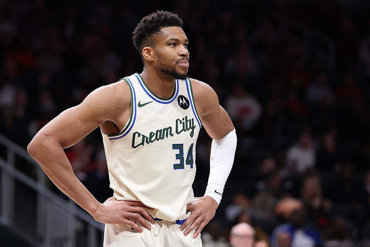 Giannis Antetokounmpo #34 of the Milwaukee Bucks reacts against the Atlanta Hawks during the fourth quarter at State Farm Arena on January 19, 2026 in Atlanta.