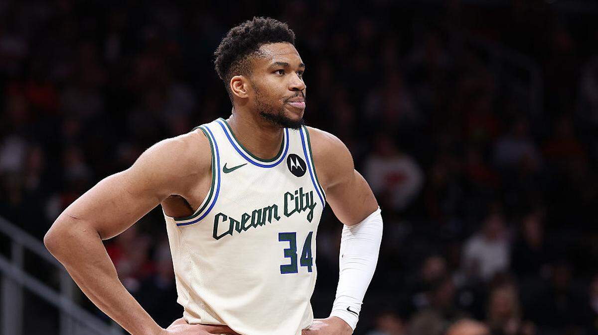 Giannis Antetokounmpo #34 of the Milwaukee Bucks reacts against the Atlanta Hawks during the fourth quarter at State Farm Arena on January 19, 2026 in Atlanta.