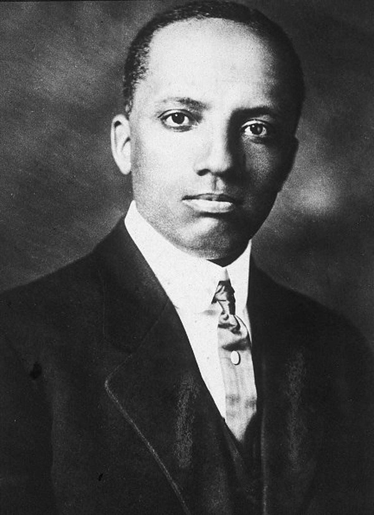 Portrait of American historian and educator Carter Godwin Woodson (1875 - 1950), 1910s. (Photo by Hulton Archive/Getty Images)