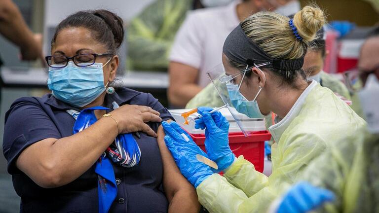 COVID-19 en Florida: Registran la cifra de muertes más alta en un mes y 2,805 casos nuevos