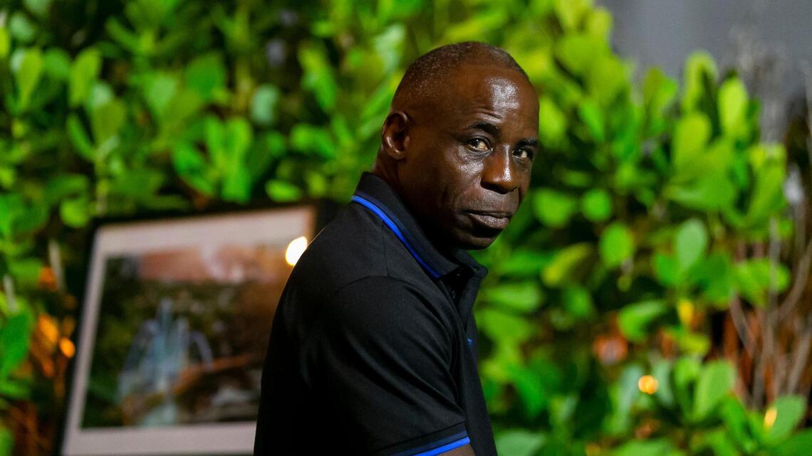 ‘Everything I touch is beauty’: Homeless community showcase Miami art through their lens