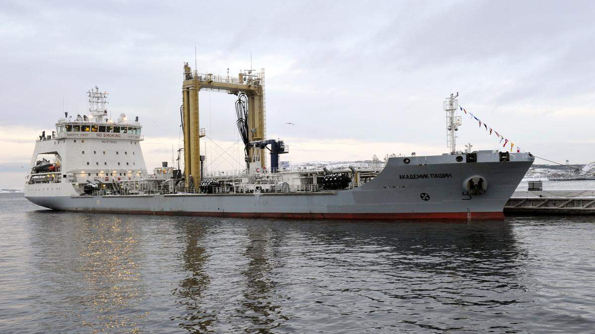 SEVEROMORSK, RUSSIA - JANUARY 21, 2020: The Academic Pashin Russian replenishment oiler (Project 23130) that has come into service with the Russian Northern Fleet, at the Severomorsk Port. The length of the tanker is 130m, the width is 21m; maximum speed is 29.6 km/h; the self-sustaining period is 60 days; the crew consists of 24 people. Lev Fedoseyev/TASS/Sipa USA