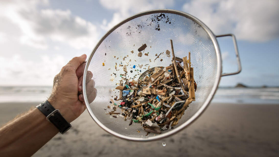Does silicone contain microplastics? The truth about your bottles, bakeware and pacifiers
