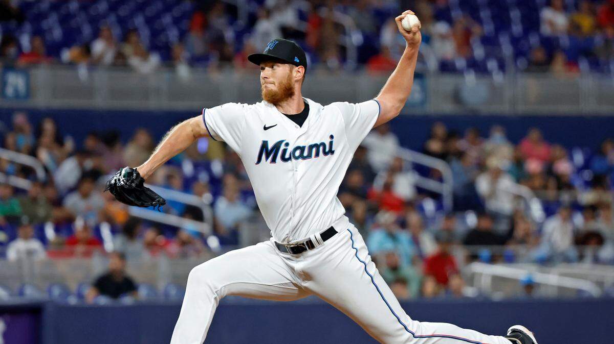 The closer, Miami Marlins relief pitcher A.J. Puk (35) throws in the ninth inning during the game against the San Francisco Giants at LoanDepot Park in Miami, Fl on Tuesday, April 18, 2023.