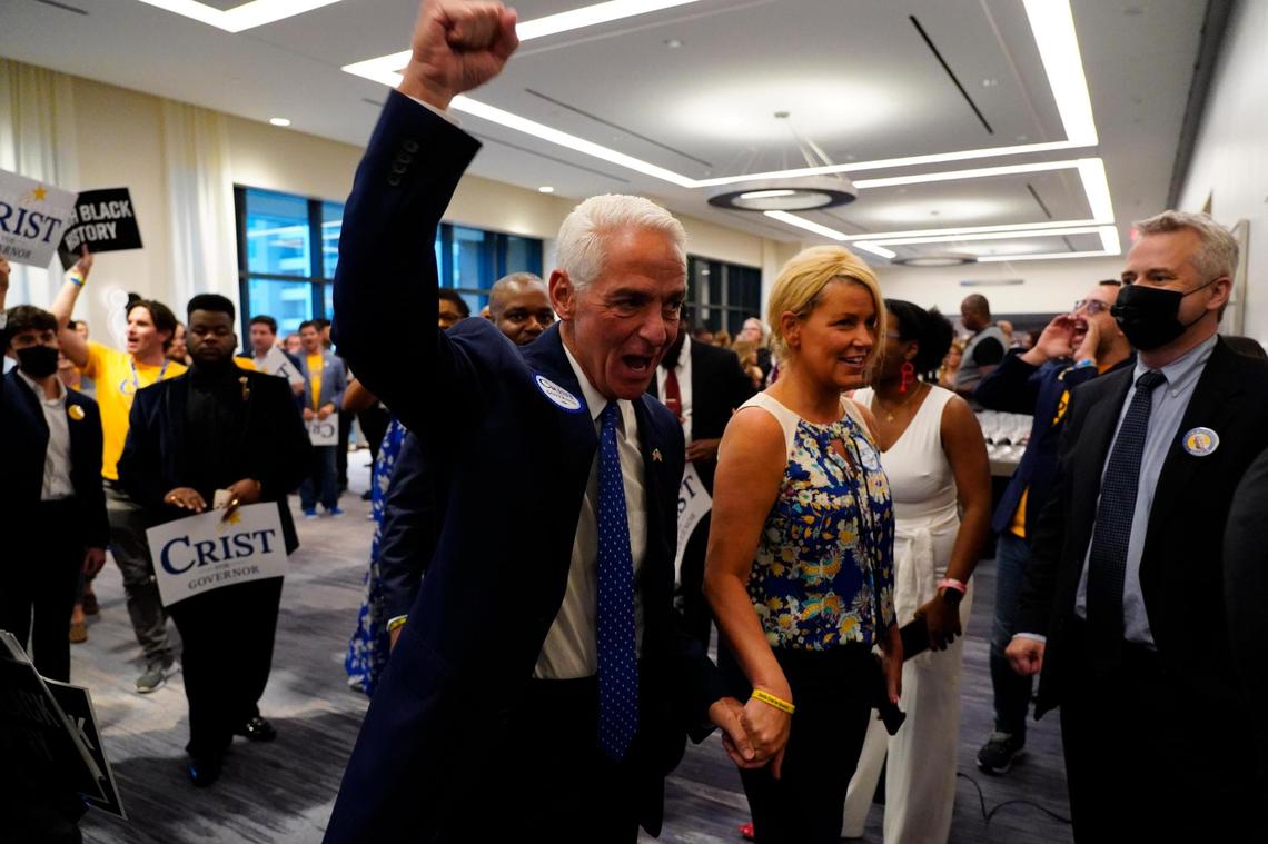 Charlie Crist arrives with his new Fiancé Chelsea Grimes before the start of the Leadership Blue Gala for the Florida Democratic Party on Saturday, July 16, 2022 in Tampa.