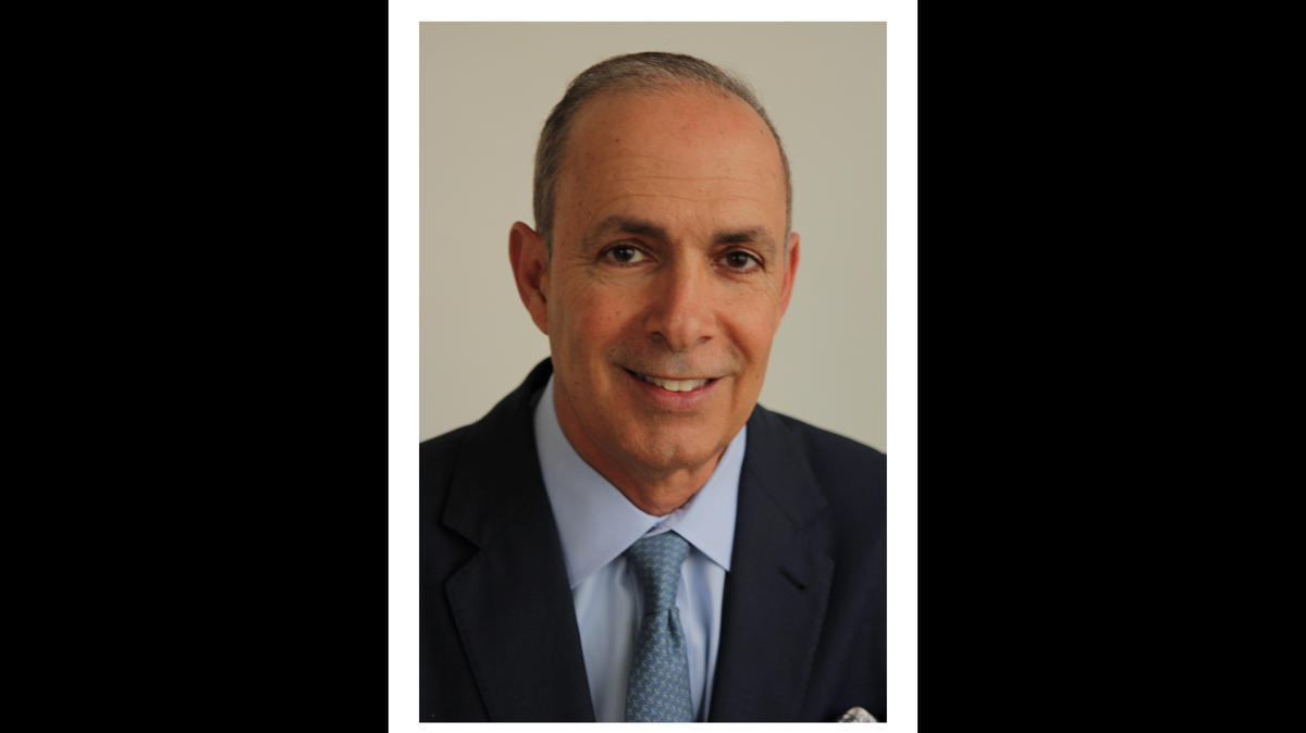 Simon Cruz, Intercredit Bank’s president and CEO, will continue in his post after the sale of the Miami-based financial institution to Dr. Fidel Egas, an Ecuadorean banker.