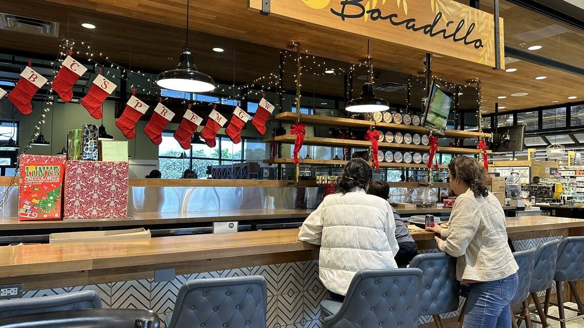 This grocery trend ended with COVID. Now Publix, Whole Foods, Sedano’s bet you’re hungry