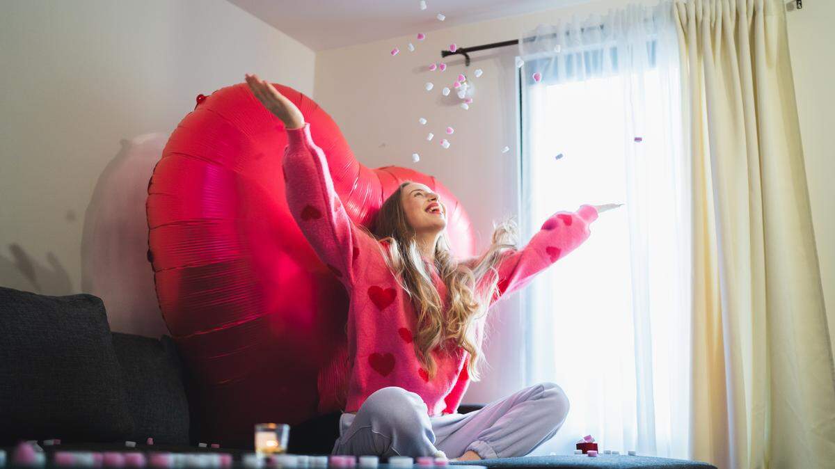 woman heart bed valentines day