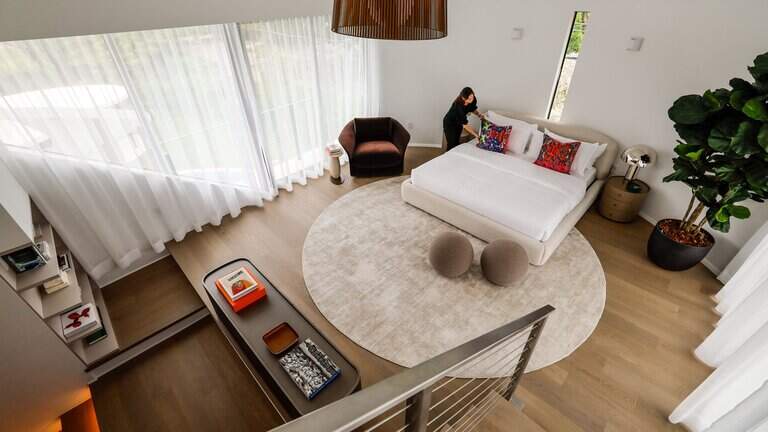 As Miami’s luxury real estate market booms, high-end home stagers find a place