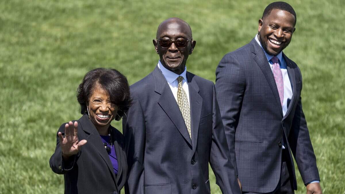 Ellery Brown, Johnny Brown, parents of Ketanji Brown Jackson and Ketajh Brown, brother of Justice Jackson arrive on the South Lawn of the White House for an event with President Joe Biden, Justice Ketanji Brown Jackson, and Vice President Kamala Harris, on April 8, 2022 in Washington, D.C. (Kent Nishimura/Los Angeles Times/TNS)