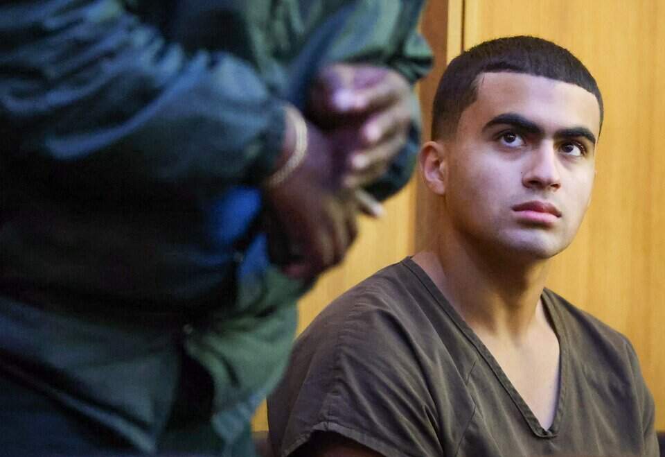 Hialeah teen pleads guilty to stabbing sleeping mom to death | Miami Herald