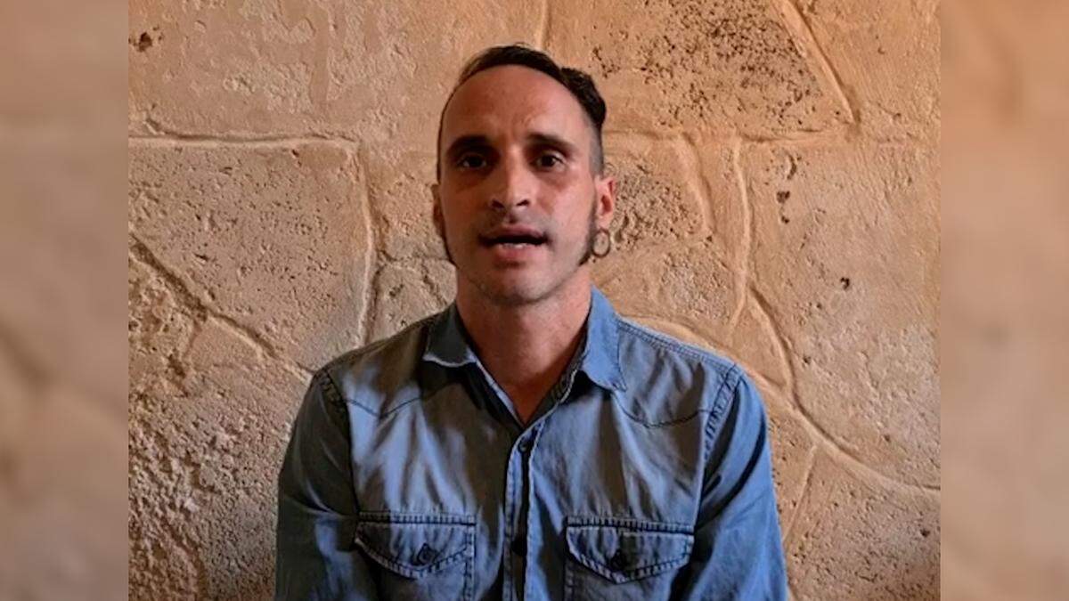 El español Armando Unsain, de 42 años prefiere que lo encarcelen en Cuba antes de que lo expulsen del país.