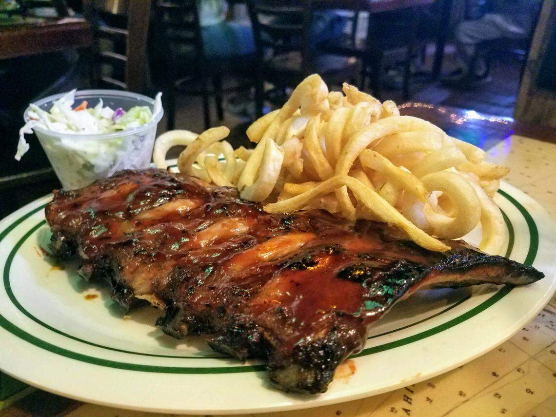 Ribs and fries at Flanigan’s.