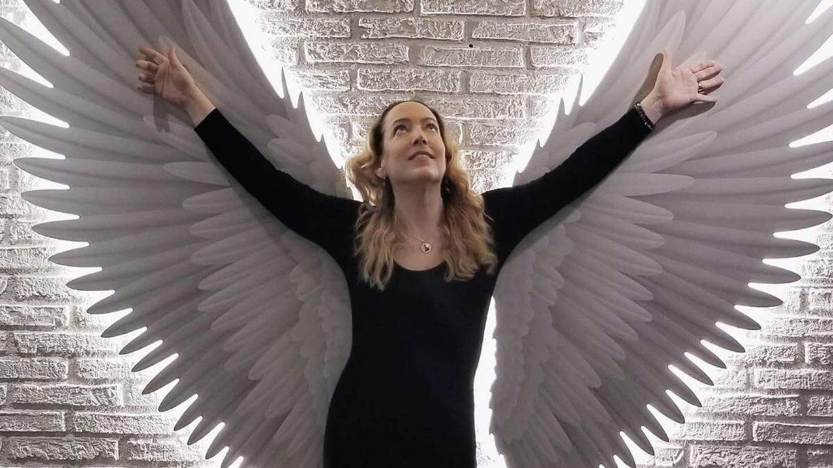 Social media influencer, Miami native writer Maria de Los Angeles shared this image of herself on Facebook on Nov. 16, 2025, just days before she died of cancer in Spain.