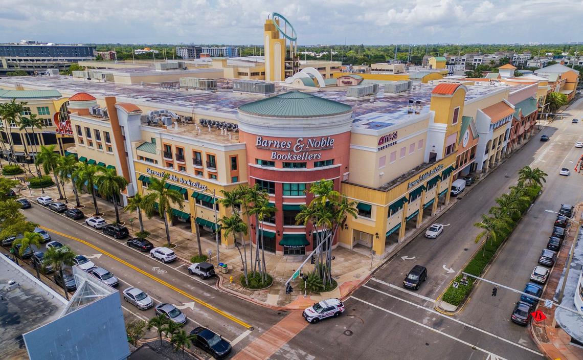 View of the Barnes & Noble book store location on the intersection of Red and Sunset in the 25 year old Shops at Sunset Place in South Miami on Sept. 11, 2024. The mall complex may be torn down and redeveloped as a mixed use residence/office space/hotel and retail/restaurant location.