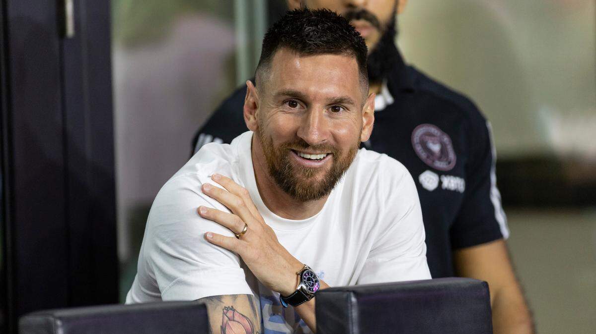 Inter Miami forward Lionel Messi (10) reacts from the sidelines before his team’s MLS match against Charlotte FC at DRV PNK Stadium on Wednesday, Oct. 18, 2023, in Fort Lauderdale, Fla.