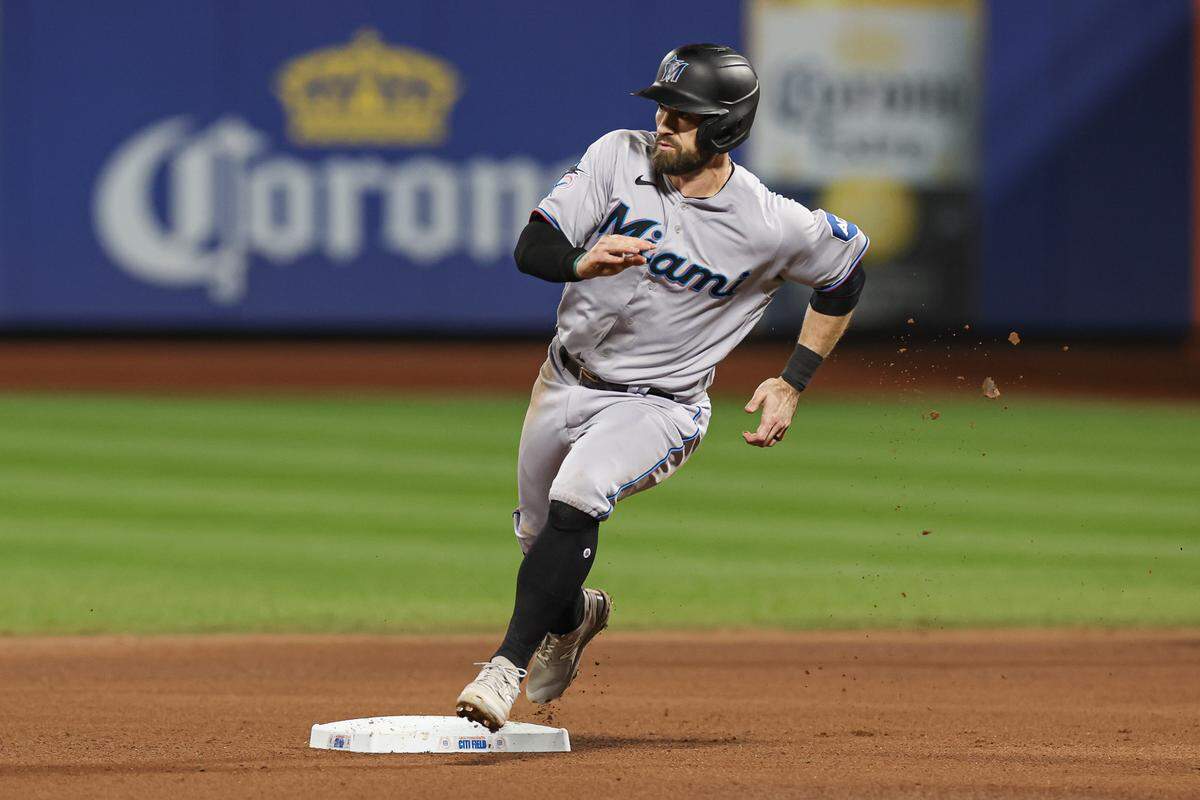 Sep 27, 2023; New York, NY, USA; Miami Marlins shortstop Jon Berti (5) rounds second base during a single by first baseman Josh Bell (not pictured) during the fifth inning against the New York Mets at Citi Field.