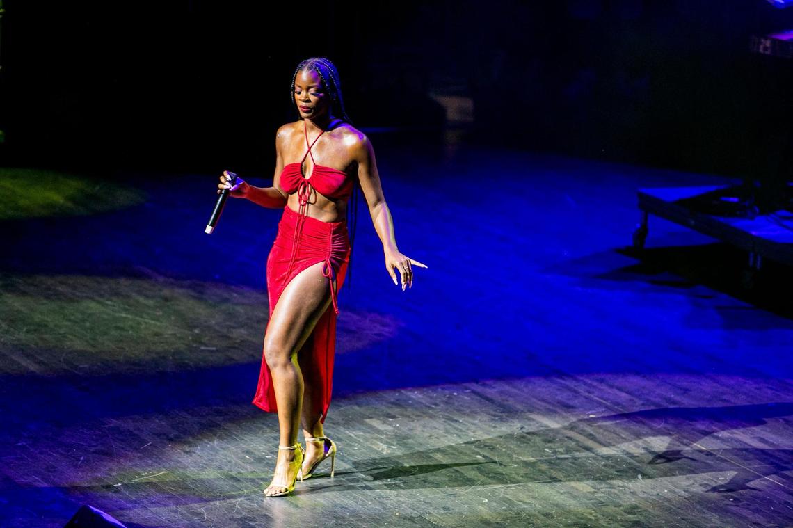 R&B singer Ari Lennox.