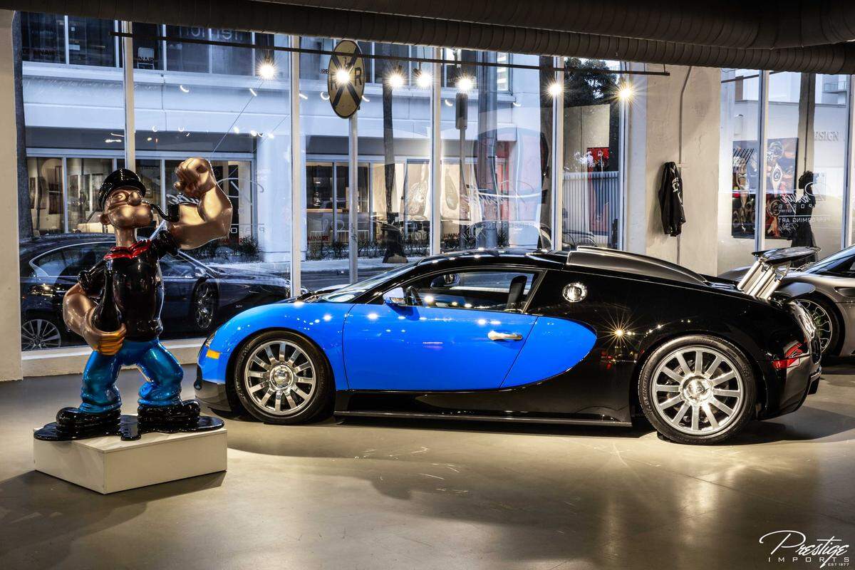 Take a photo with the sculpture or the car. Or both!