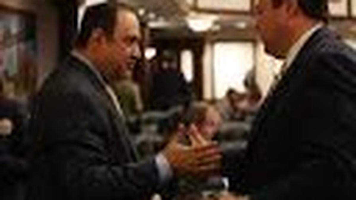 Rep. Ray Rodrigues, R- Estero, talks with former Rep. Clay Ingram, R- Pensacola, on the floor of the House in 2017.