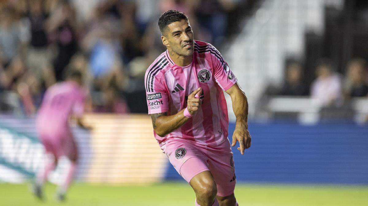 Inter Miami CF forward Luis Suarez (9) celebrates after scoring a penalty against Tigres UANL in the first half of their Leagues Cup quarter-final soccer match at Chase Stadium on Wednesday, Aug. 20, 2025, in Fort Lauderdale, Fla.