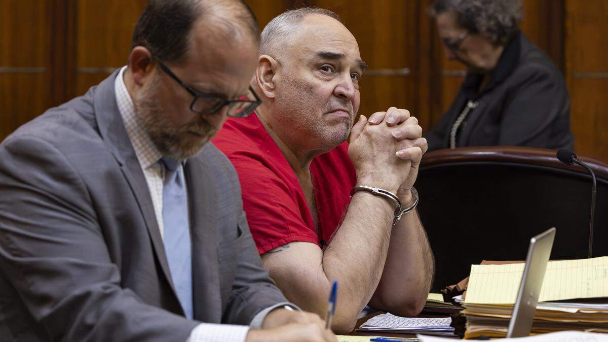 Rafael Andres appears in court for his sentencing hearing on Tuesday, April 7, 2026, in Courtroom 4-5 with Miami-Dade Circuit Court Judge Zachary James presiding at the Richard E. Gerstein Justice Building in Miami. A jury voted to send Andres to Florida’s Death Row for the 2005 murder of La Carreta waitress Yvette Fariñas, although the judge will have the final say.