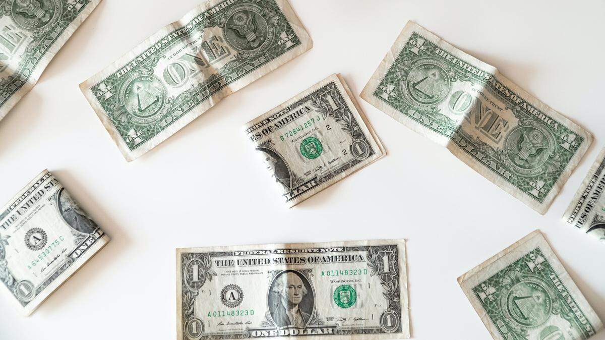 Four Florida restaurants, owned by the same person, didn’t pay servers any wages, feds say.