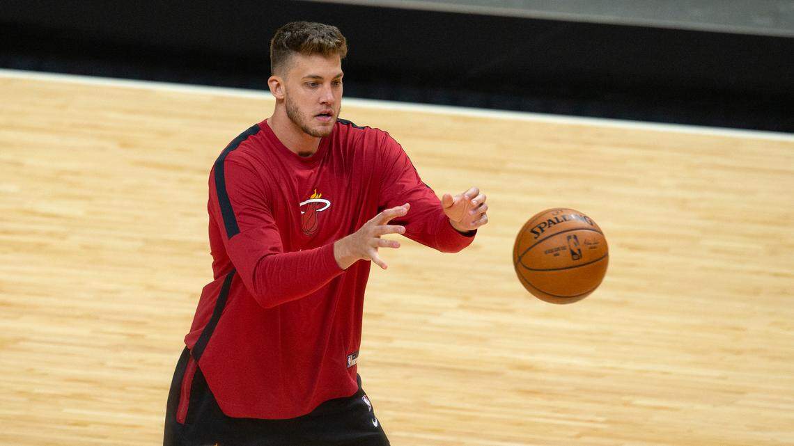Miami Heat center Meyers Leonard practices before the start of an NBA basketball game against the Milwaukee Bucks at AmericanAirlines Arena on Tuesday, Dec. 29, 2020.