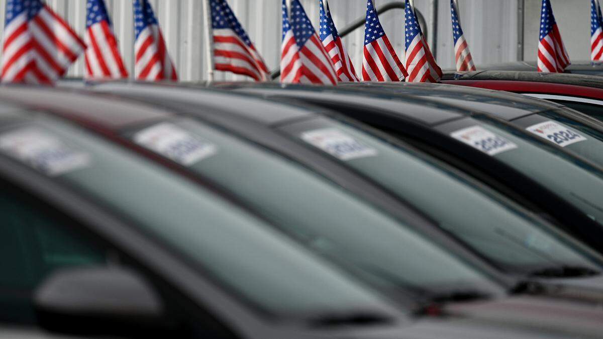 President Trump’s plan to impose a 25% tariff on foreign-made cars will hurt Mexico’s economy, and increase Mexican migration.